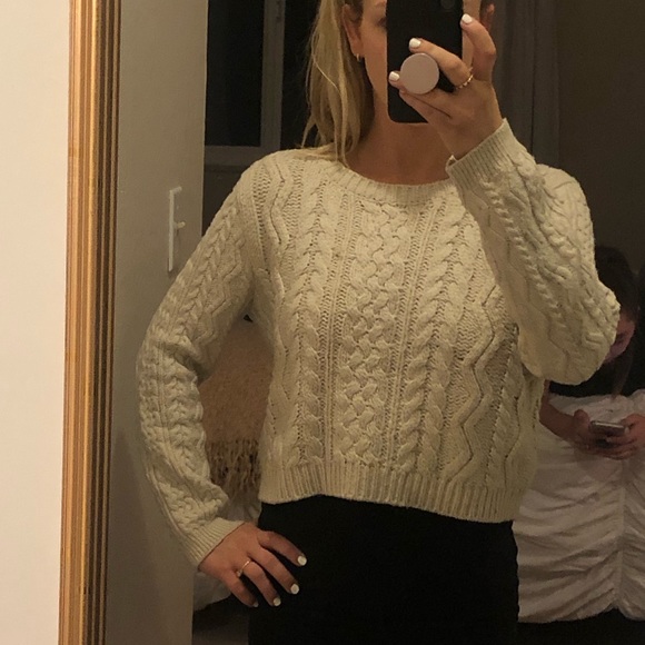 Chelsea28 Cropped Cable Knit Sweater - Picture 2 of 4